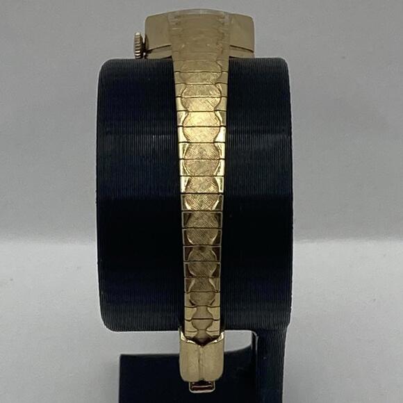 Vintage Ladies Sheffield Watch Gold Diamond Shape Dial Bracelet Not Running